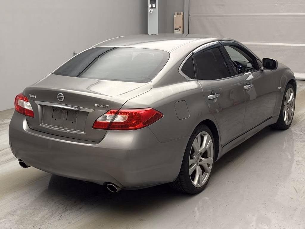 NISSAN FUGA