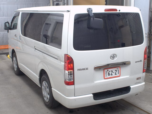 TOYOTA REGIUS ACE