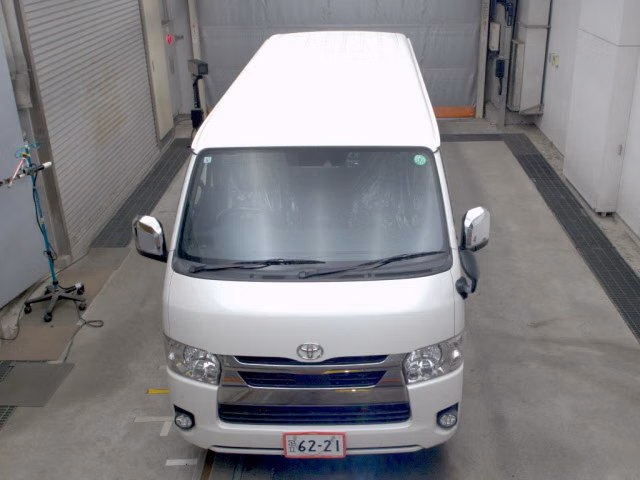 TOYOTA REGIUS ACE