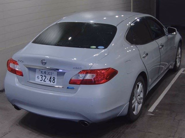 NISSAN FUGA