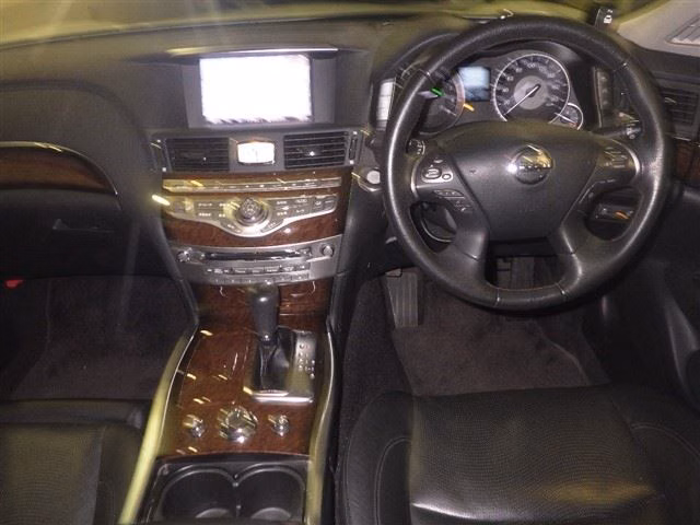 NISSAN FUGA