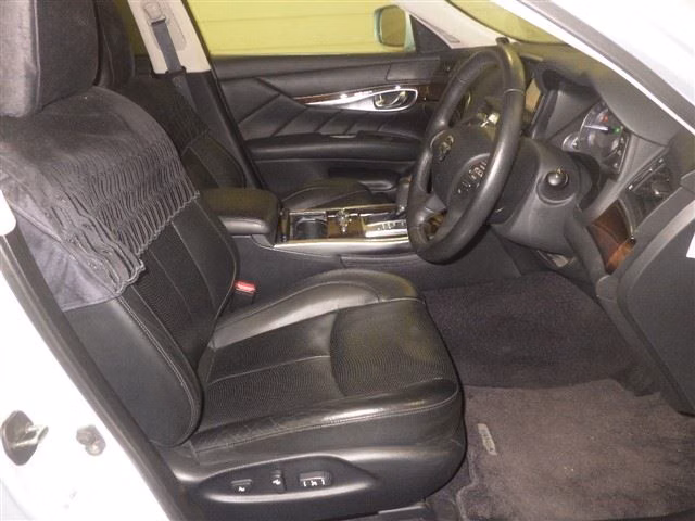 NISSAN FUGA