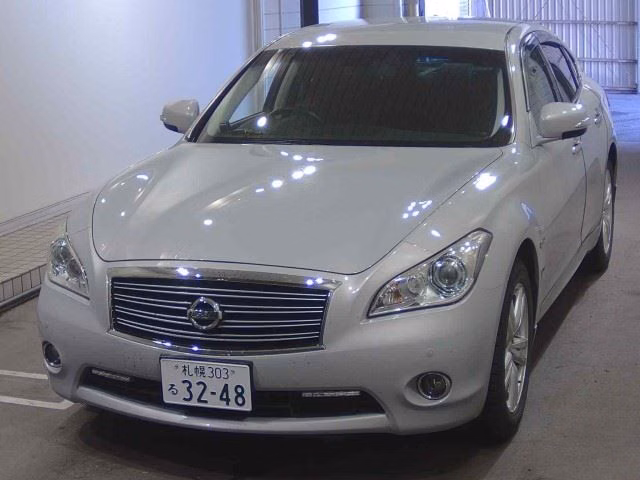 NISSAN FUGA