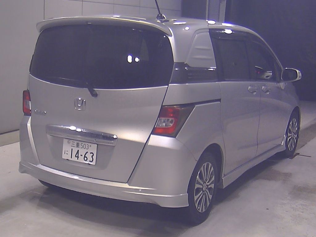 HONDA FREED SPIKE