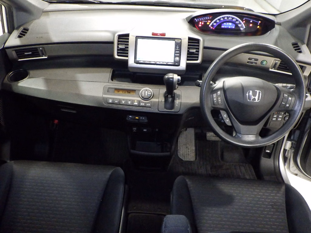 HONDA FREED SPIKE