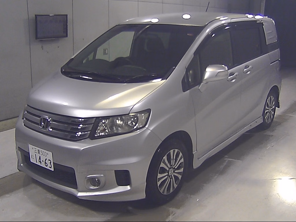 HONDA FREED SPIKE