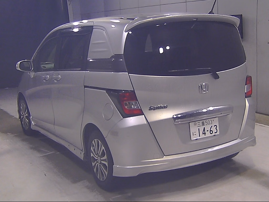 HONDA FREED SPIKE