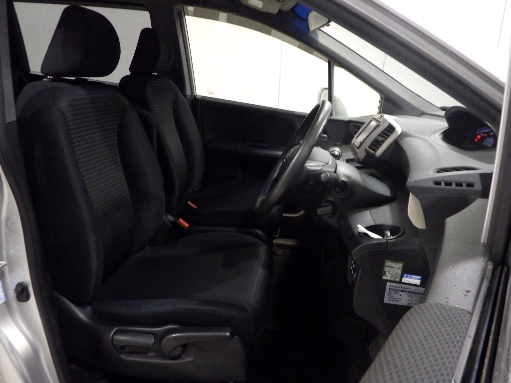 HONDA FREED SPIKE