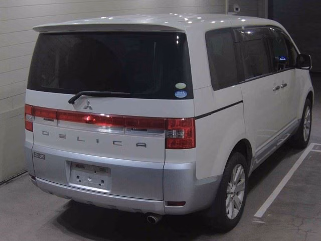 MITSUBISHI DELICA D:5