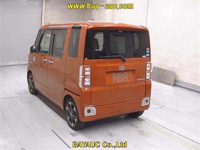 DAIHATSU WAKE