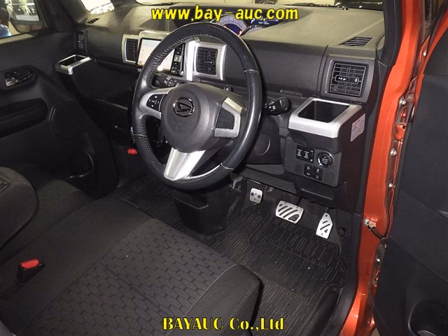 DAIHATSU WAKE