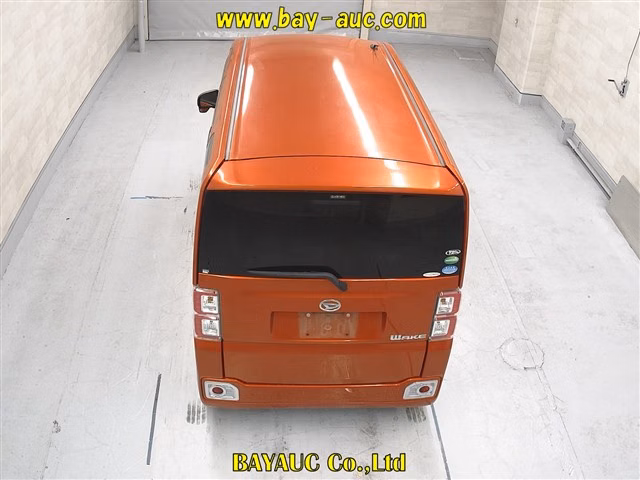 DAIHATSU WAKE