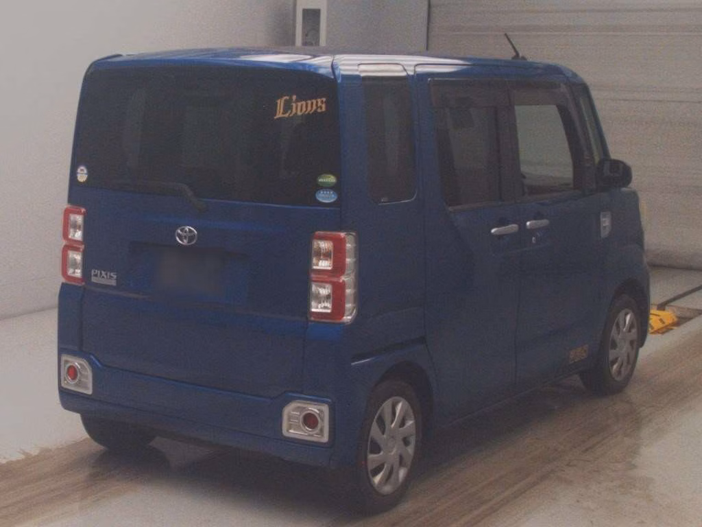 TOYOTA PIXIS MEGA