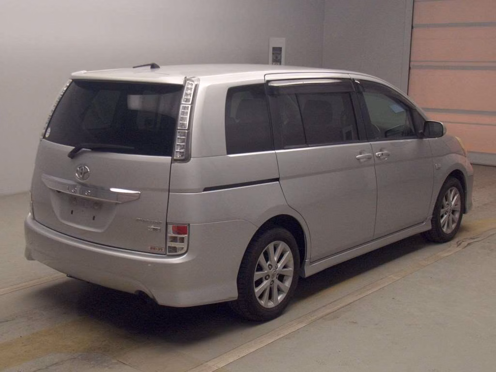 TOYOTA ISIS