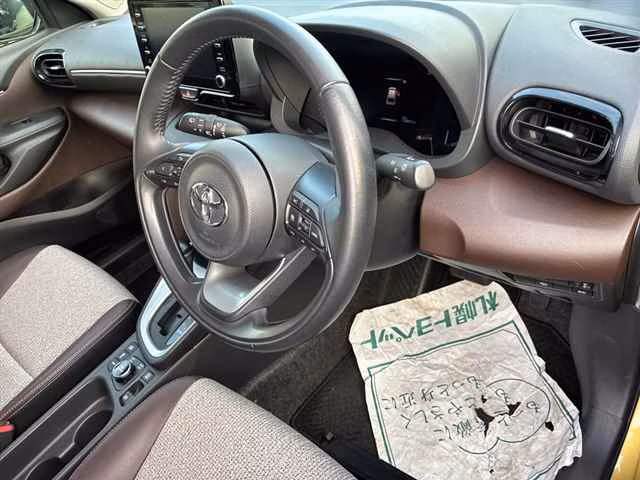 TOYOTA YARIS CROSS