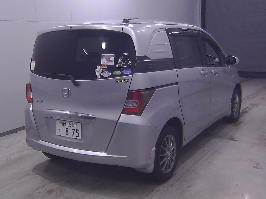 HONDA FREED SPIKE