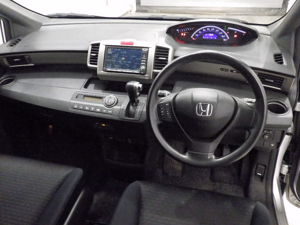 HONDA FREED SPIKE