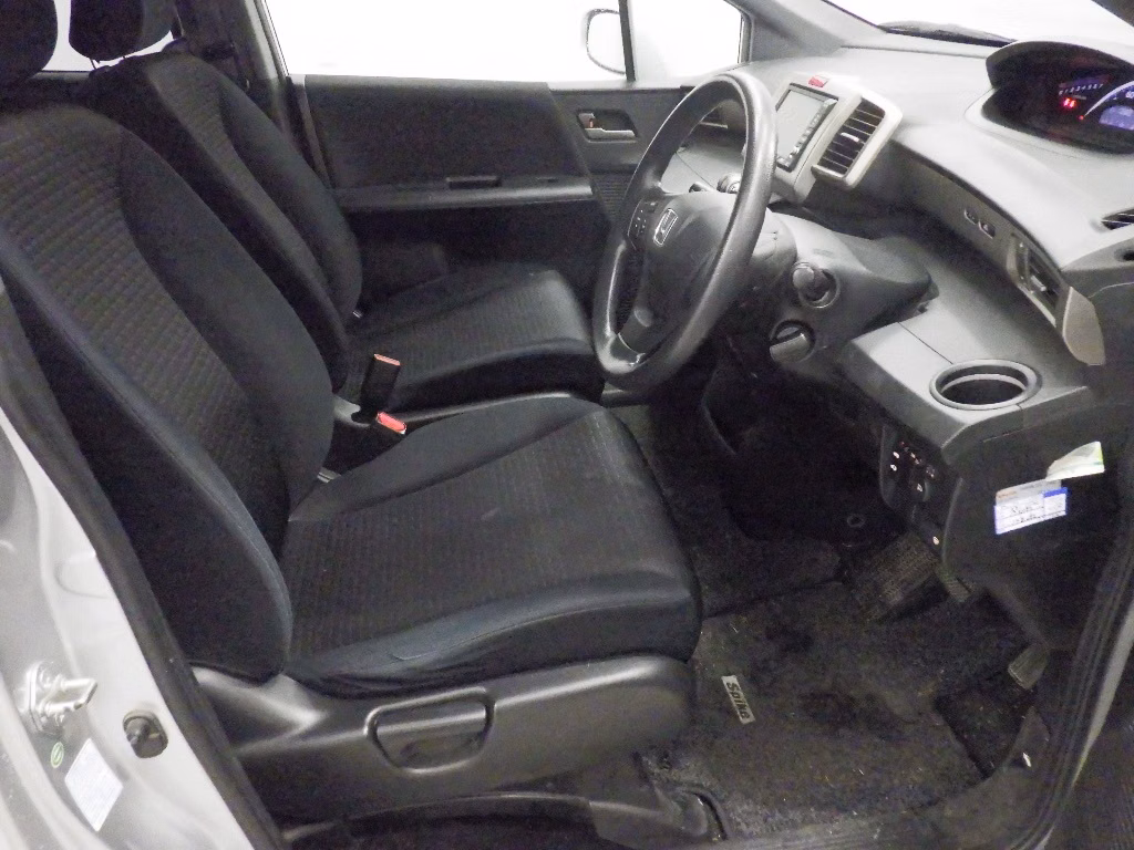 HONDA FREED SPIKE