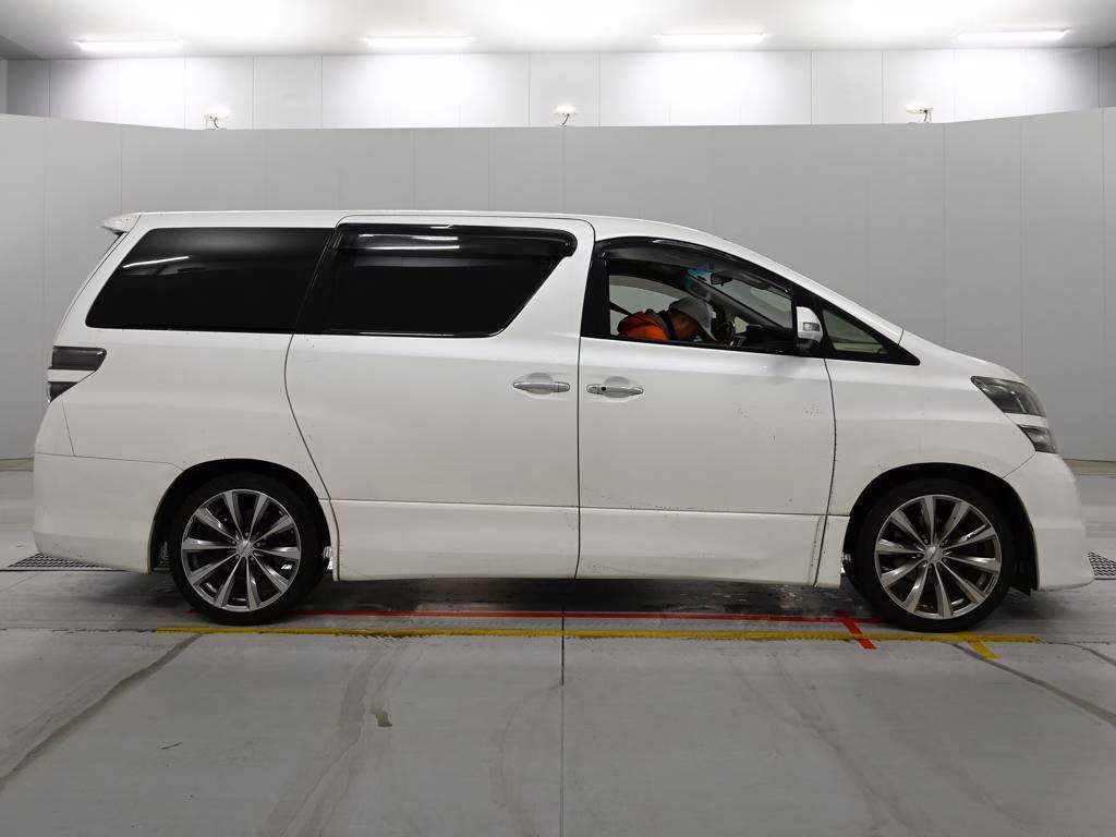TOYOTA VELLFIRE