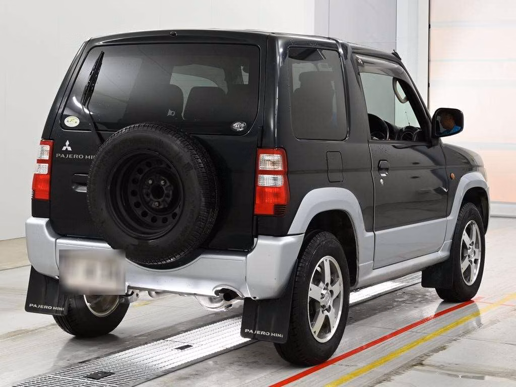MITSUBISHI PAJERO MINI