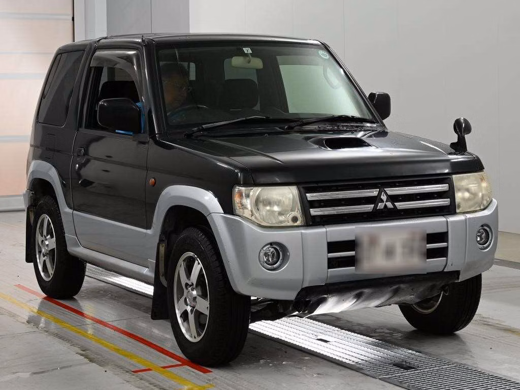 MITSUBISHI PAJERO MINI