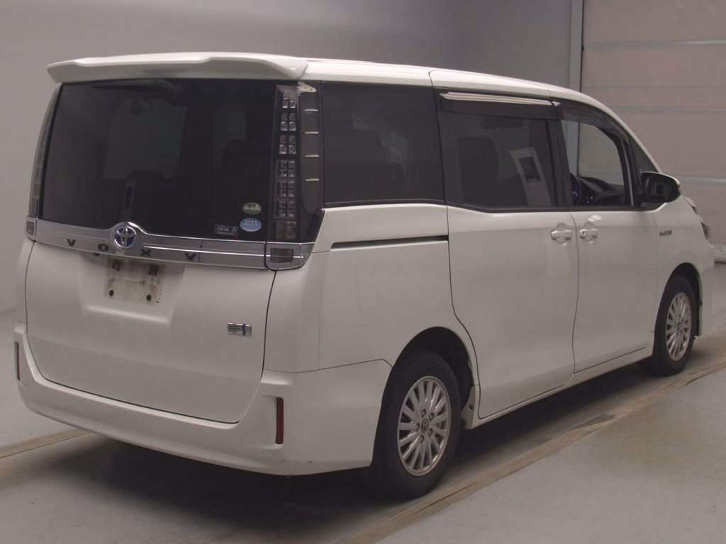 TOYOTA VOXY