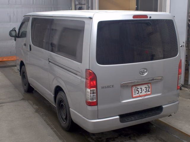 TOYOTA REGIUS ACE