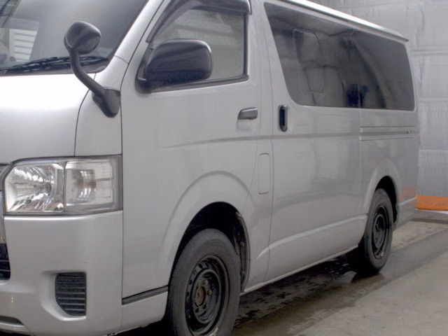 TOYOTA REGIUS ACE