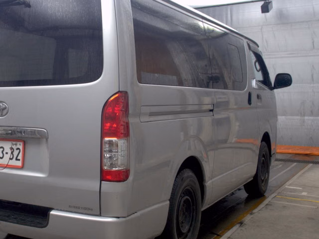 TOYOTA REGIUS ACE