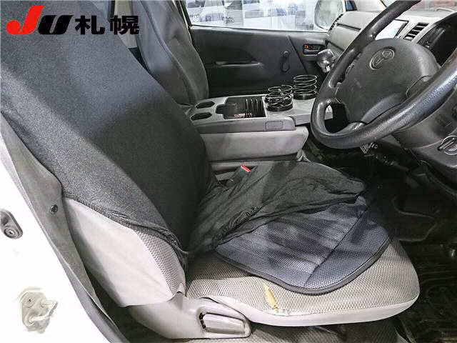 TOYOTA REGIUS ACE