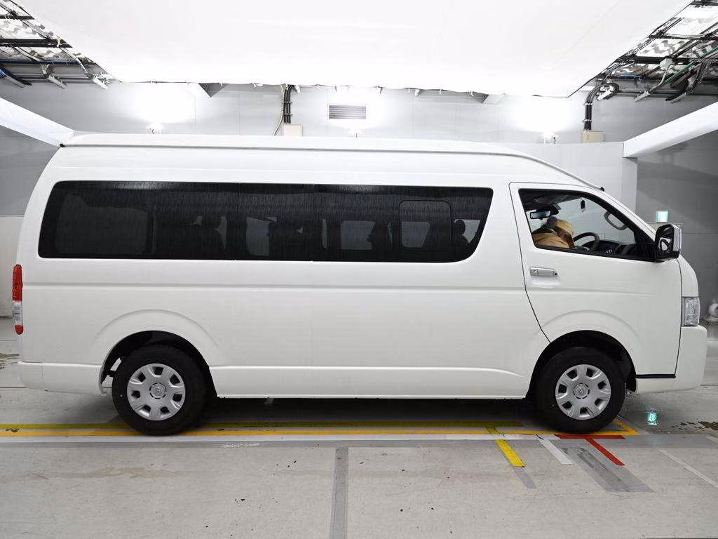 TOYOTA HIACE