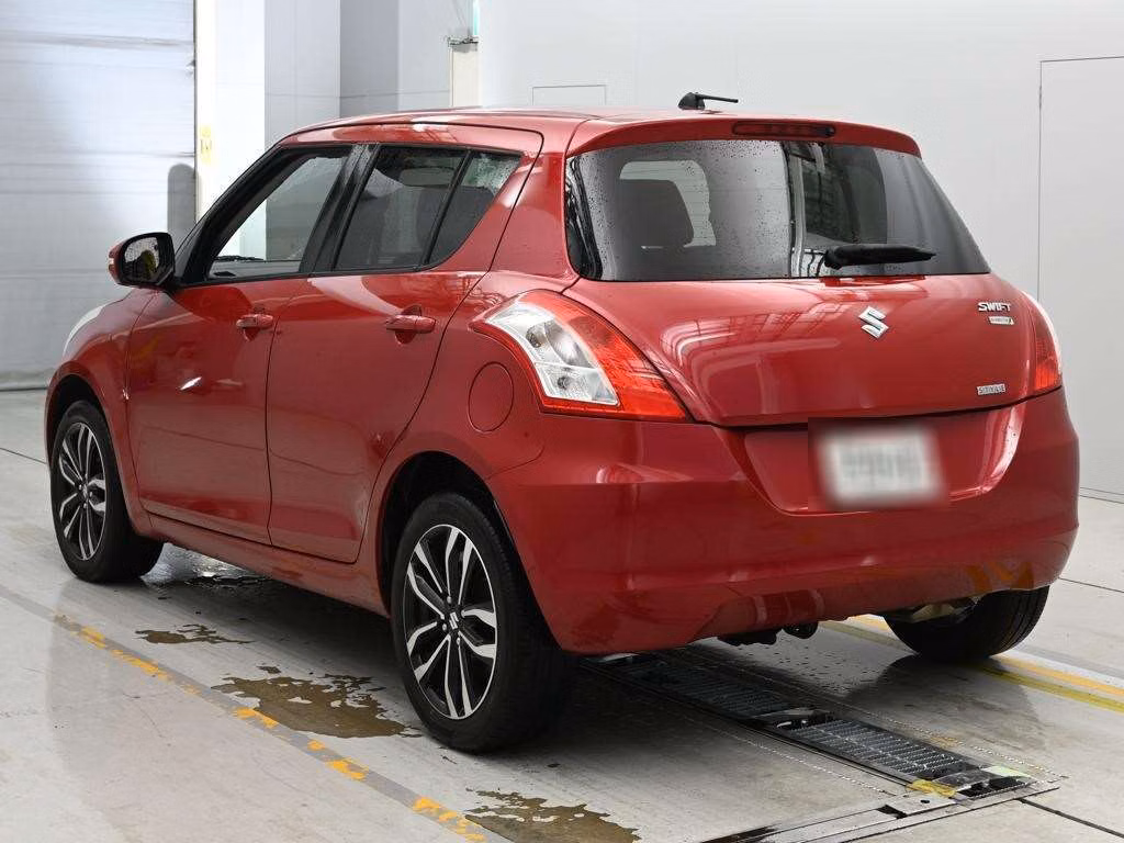SUZUKI SWIFT