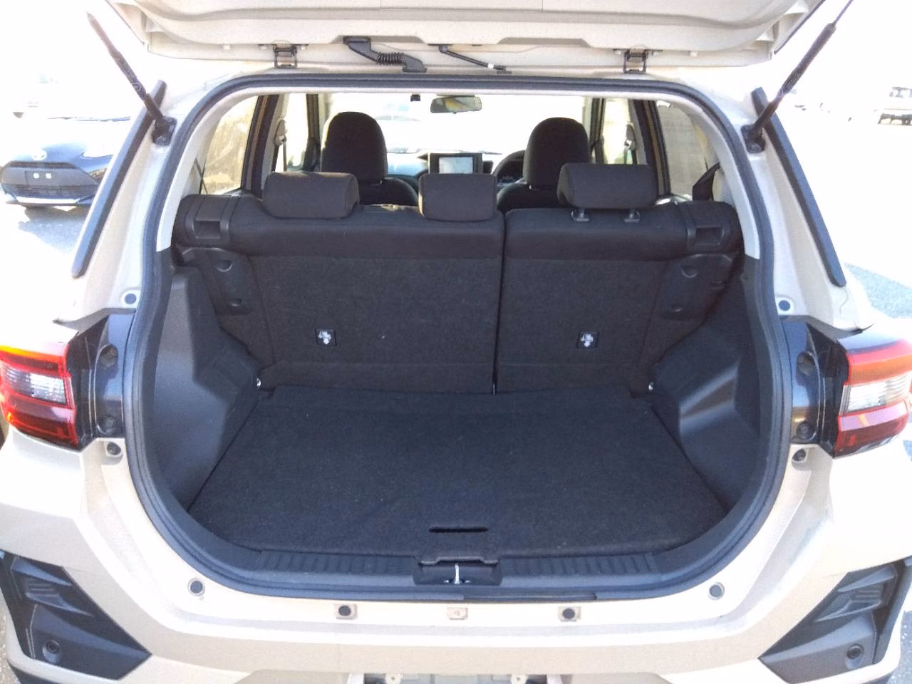 DAIHATSU ROCKY