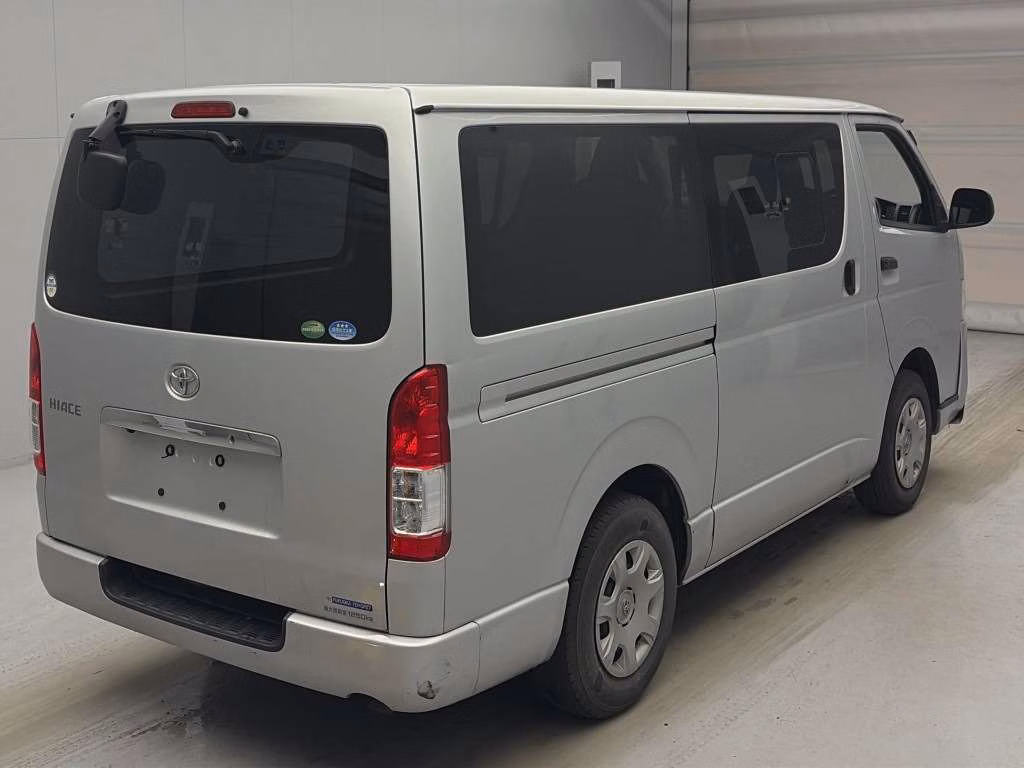 TOYOTA REGIUS ACE