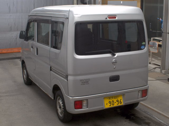 NISSAN NV100 CLIPPER