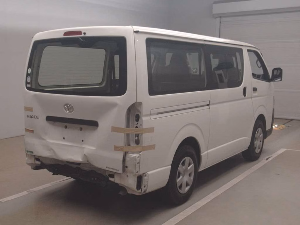 TOYOTA REGIUS ACE