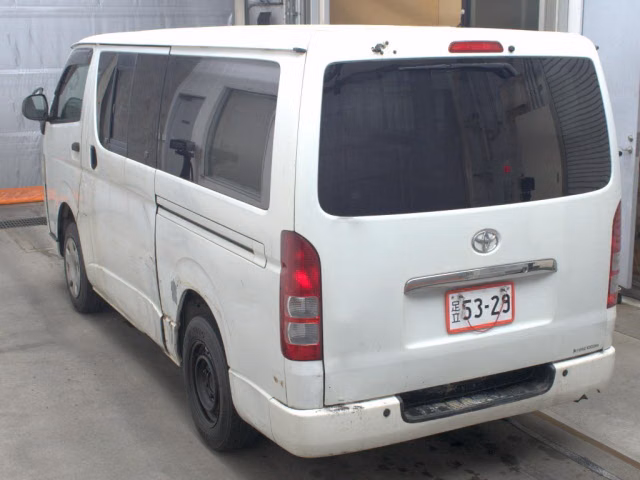 TOYOTA REGIUS ACE