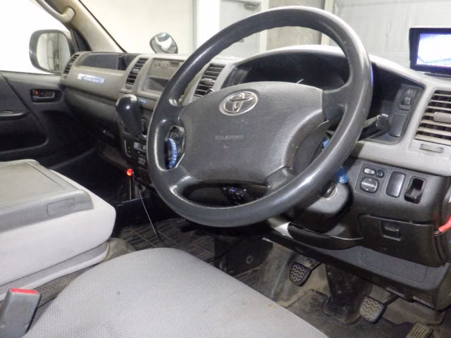 TOYOTA REGIUS ACE
