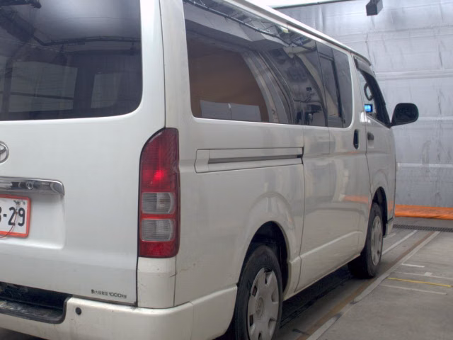 TOYOTA REGIUS ACE