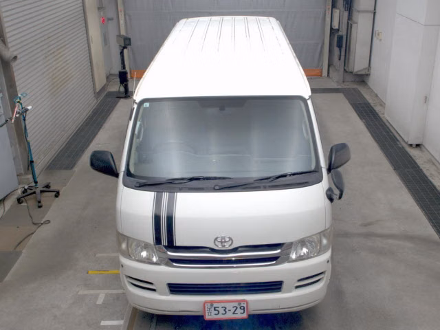 TOYOTA REGIUS ACE