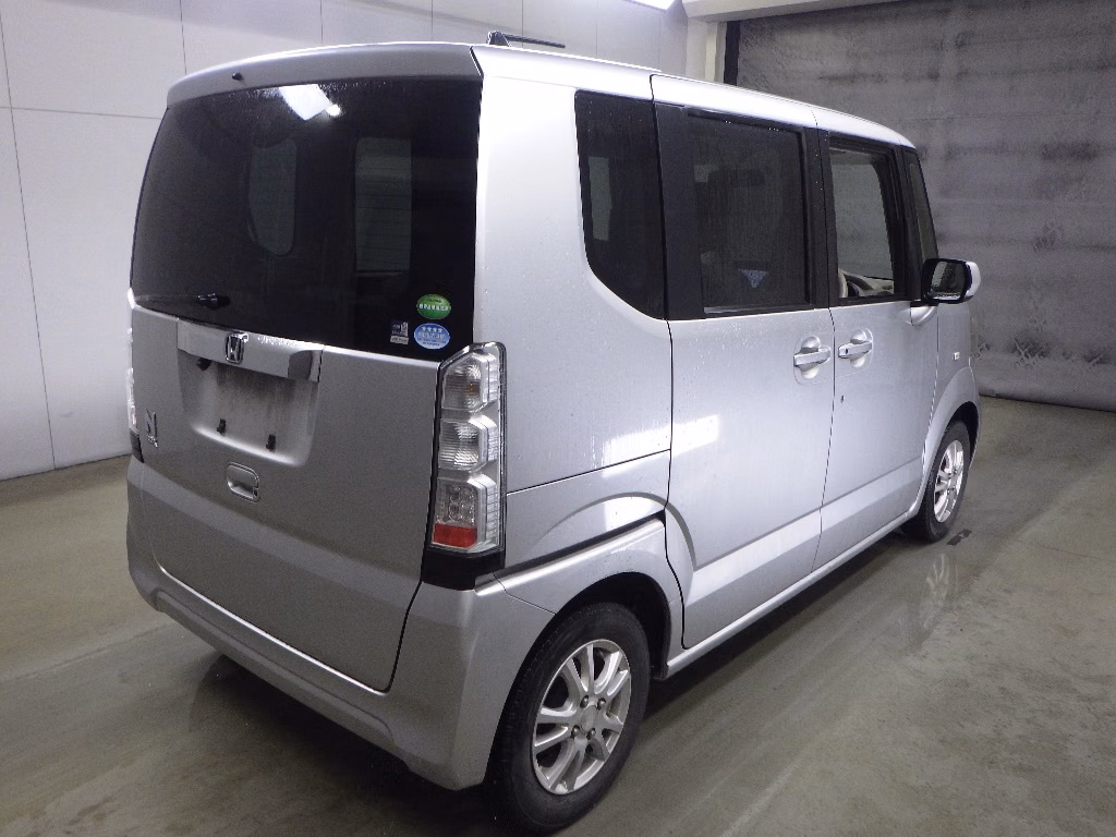 HONDA N-BOX