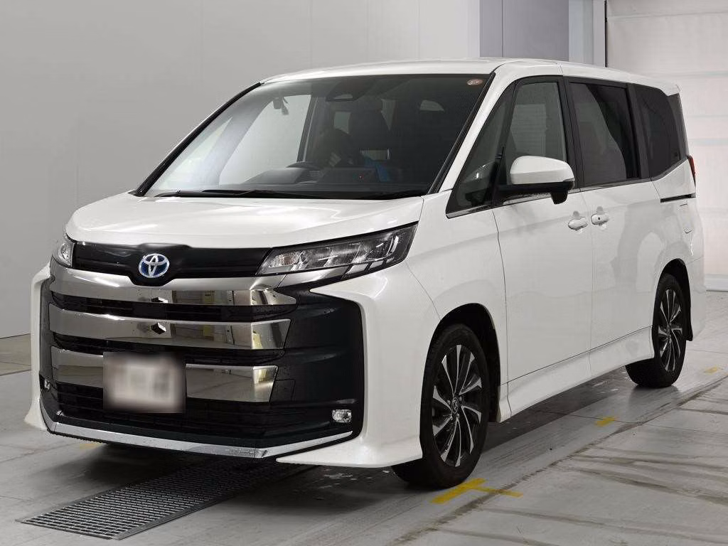 TOYOTA NOAH