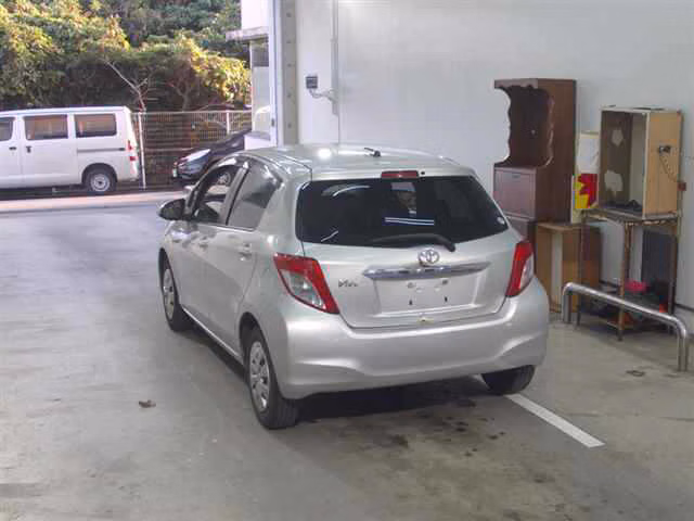 TOYOTA VITZ