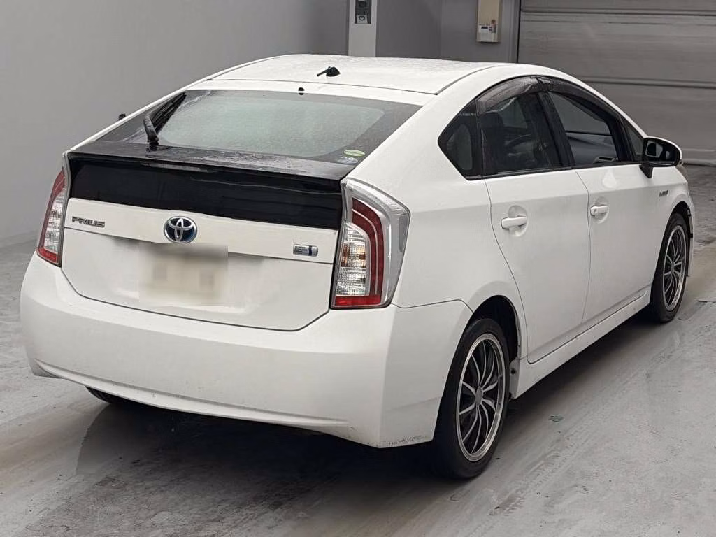 TOYOTA PRIUS