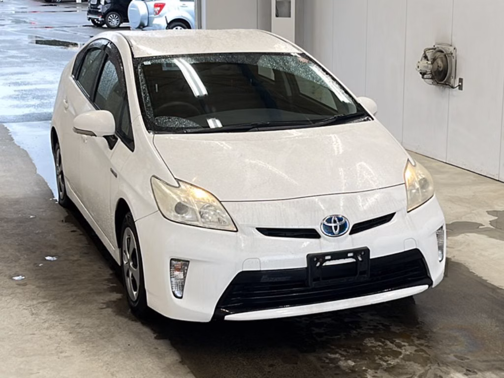 TOYOTA PRIUS