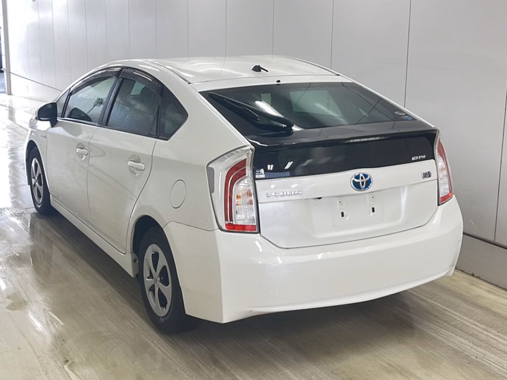 TOYOTA PRIUS