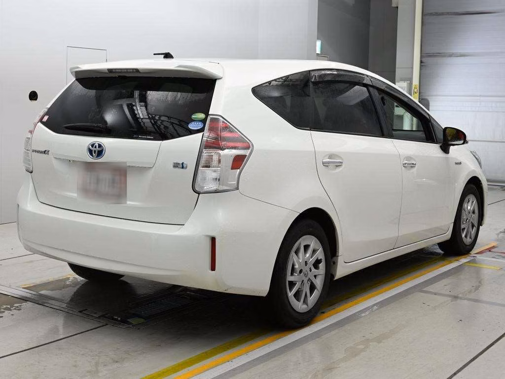 TOYOTA PRIUS ALPHA