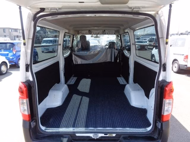 NISSAN CARAVAN