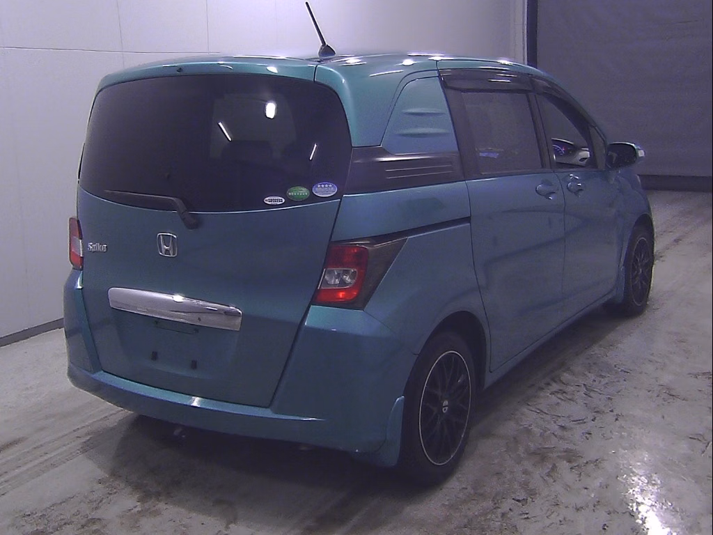 HONDA FREED SPIKE