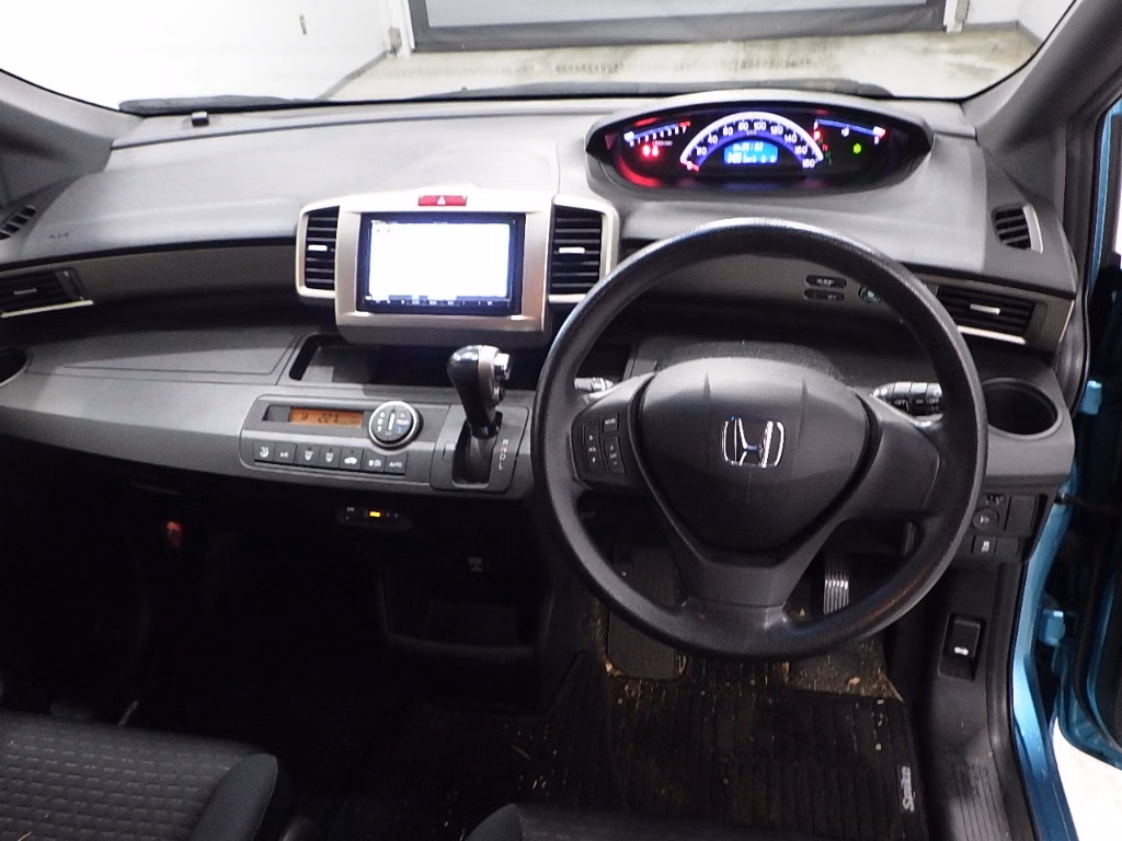 HONDA FREED SPIKE